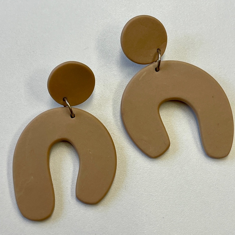Stylish Brown Arch Earrings